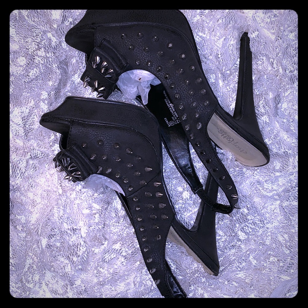 Charlotte Russe 🖤♣️spiky heel♠️ 🖤